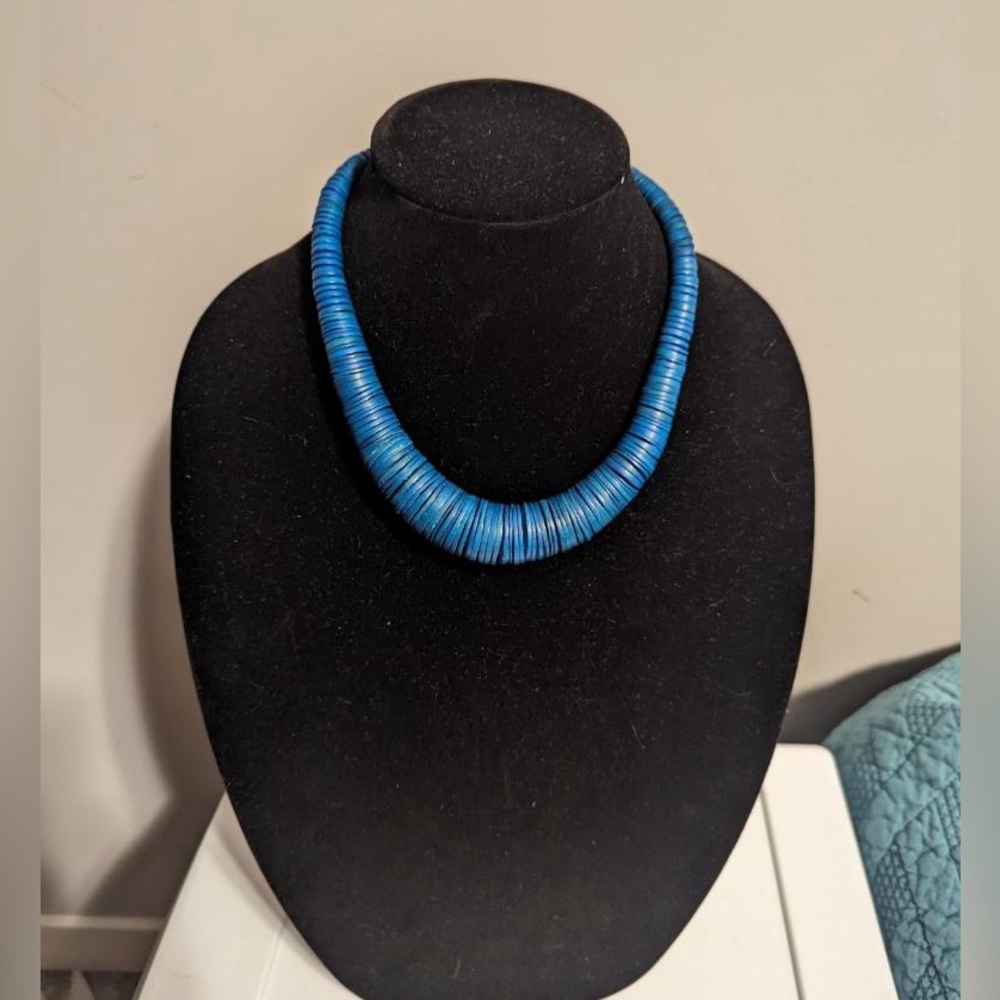Vivid Blue Graduated Wooden Disc 16" Necklace